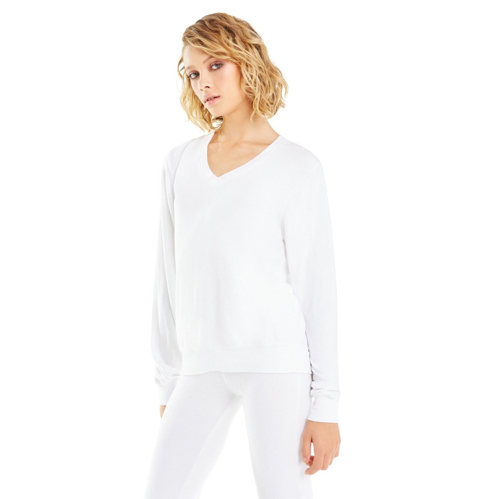 WILDFOX • Baggy Beach V-Neck Top in Clean White - Picture 4 of 8